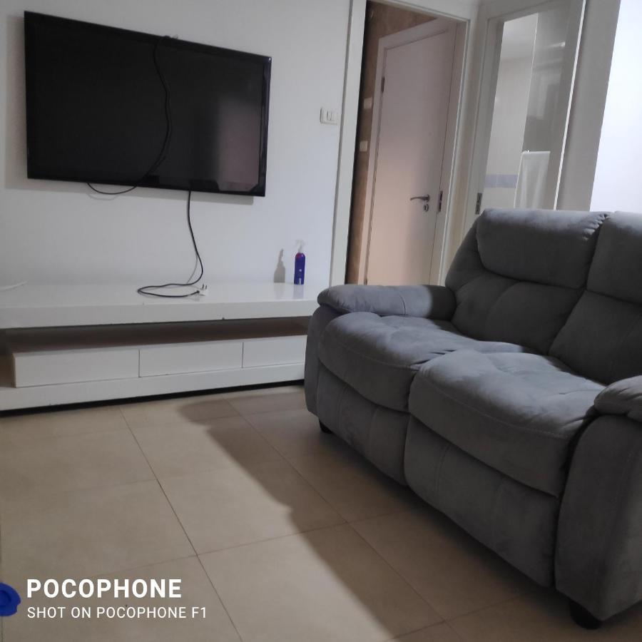 סוויטה של אלון Apartment Арад Екстериор снимка