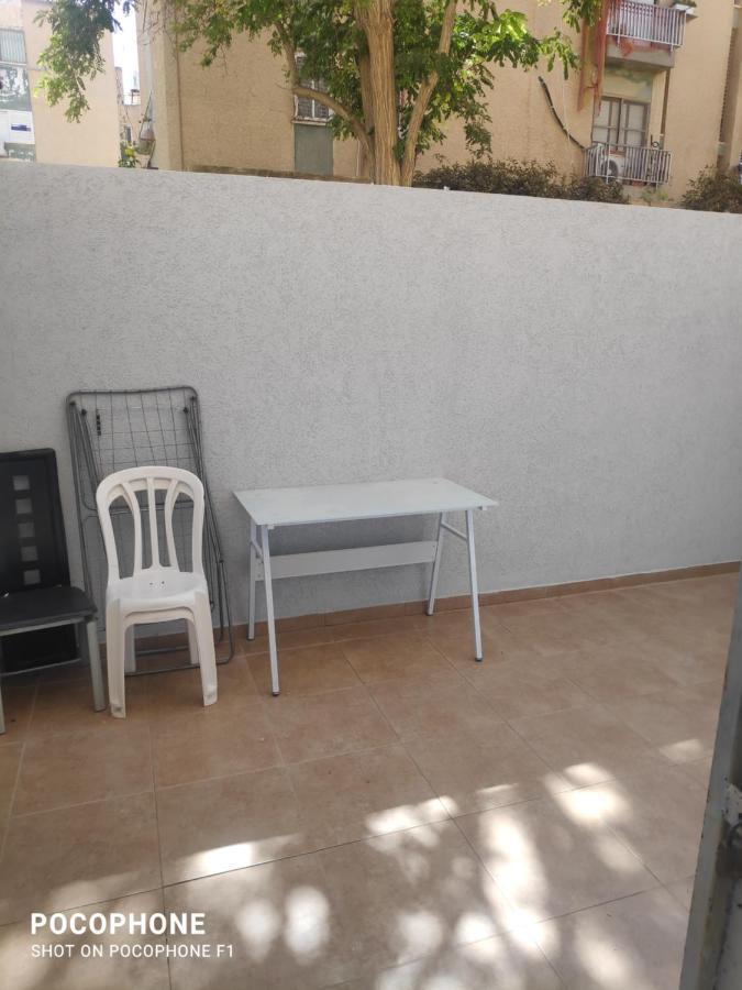 סוויטה של אלון Apartment Арад Екстериор снимка